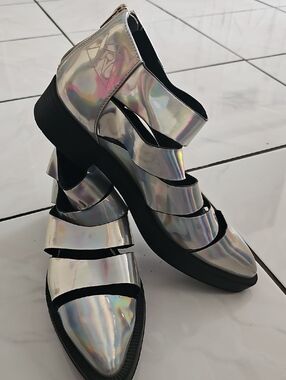 YRU Iridescent Holographic Strappy Pointed Flats